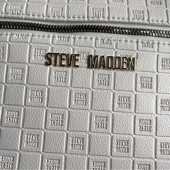 NEW Steve Madden Oatmeal Cosmetic Case - Picture 9 of 16